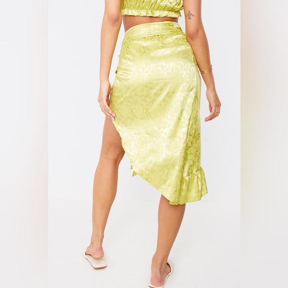 PRETTY LITTLE THING Lime Green Satin Frill Hem Crop Top & Tie Waist Wrap Skirt - Picture 7 of 14